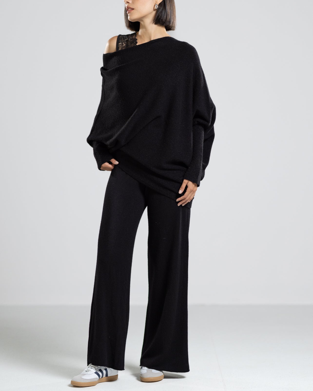 パンツ EUDON CHOI Women Straight Pants EC20PF6P 002 A BLACK Black Eudon Choi Straight trousers - Black - Women | EC24PF6P003BBLACK