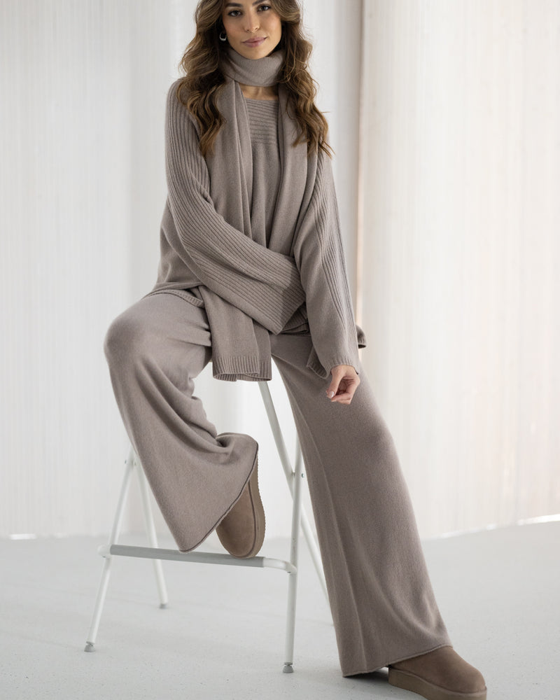 LIMITED RESTOCK | Relaxed Pants | Taupe – JAKI