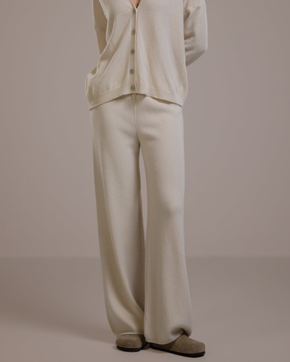Isla Elastic Waist Pants | Light Beige | Cashmere-Wool Blend – JAKI