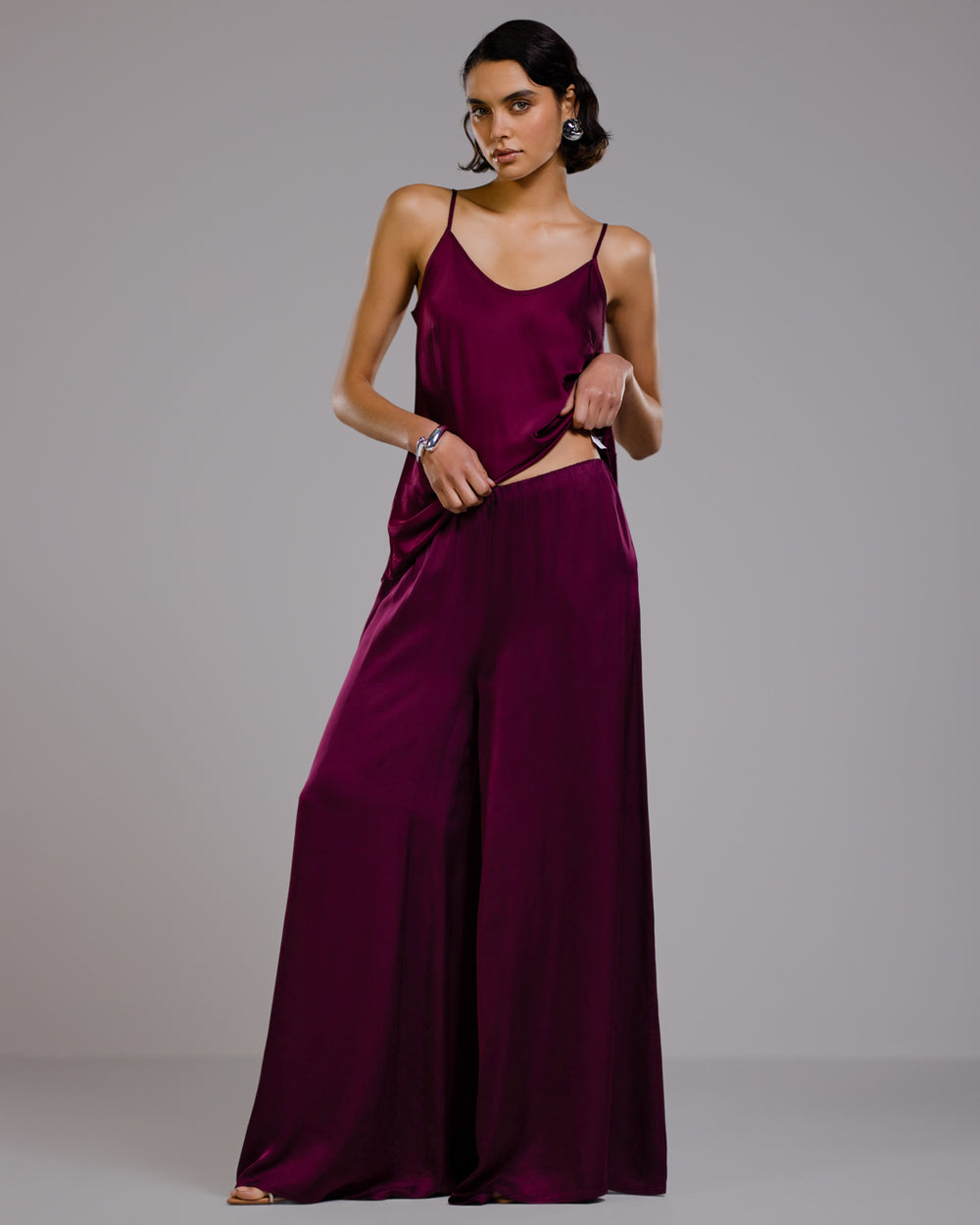 Helena Elastic Waist Satin Trousers | Burgundy – JAKI