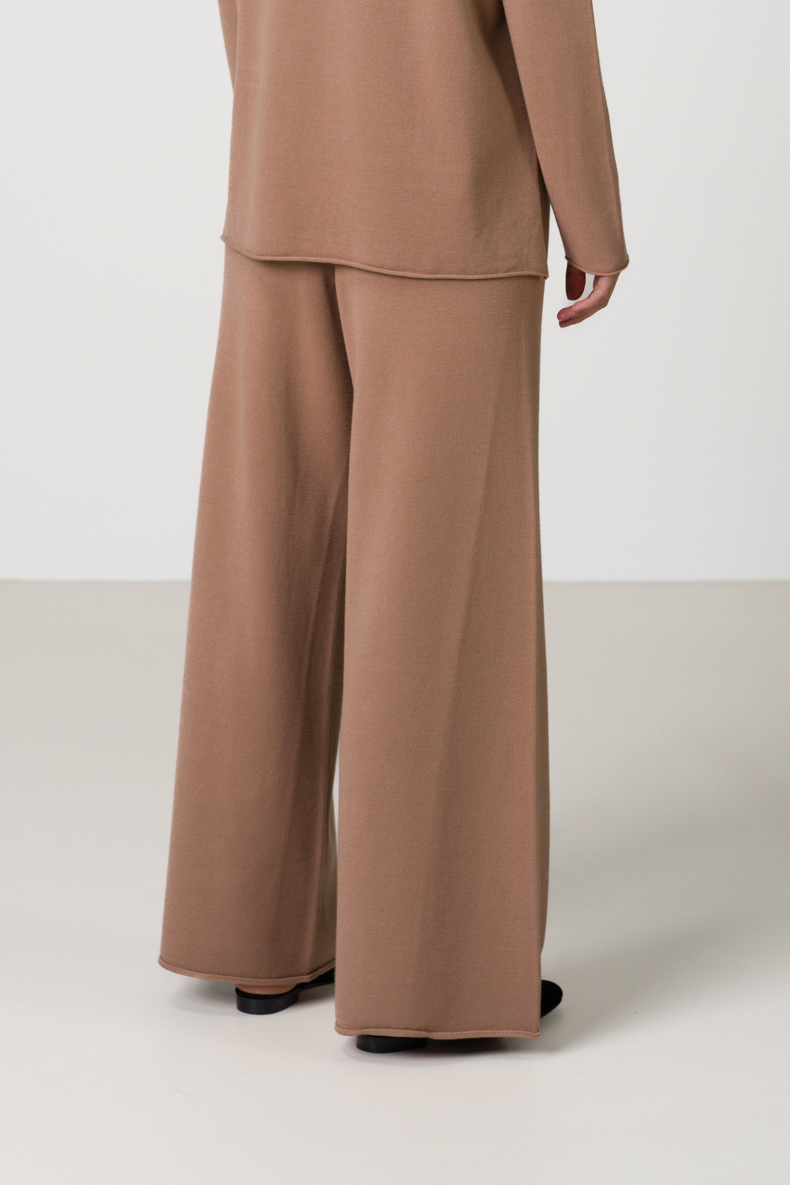 Kaia Elastic Waist Pants | Chestnut Brown | Fine Knit – JAKI