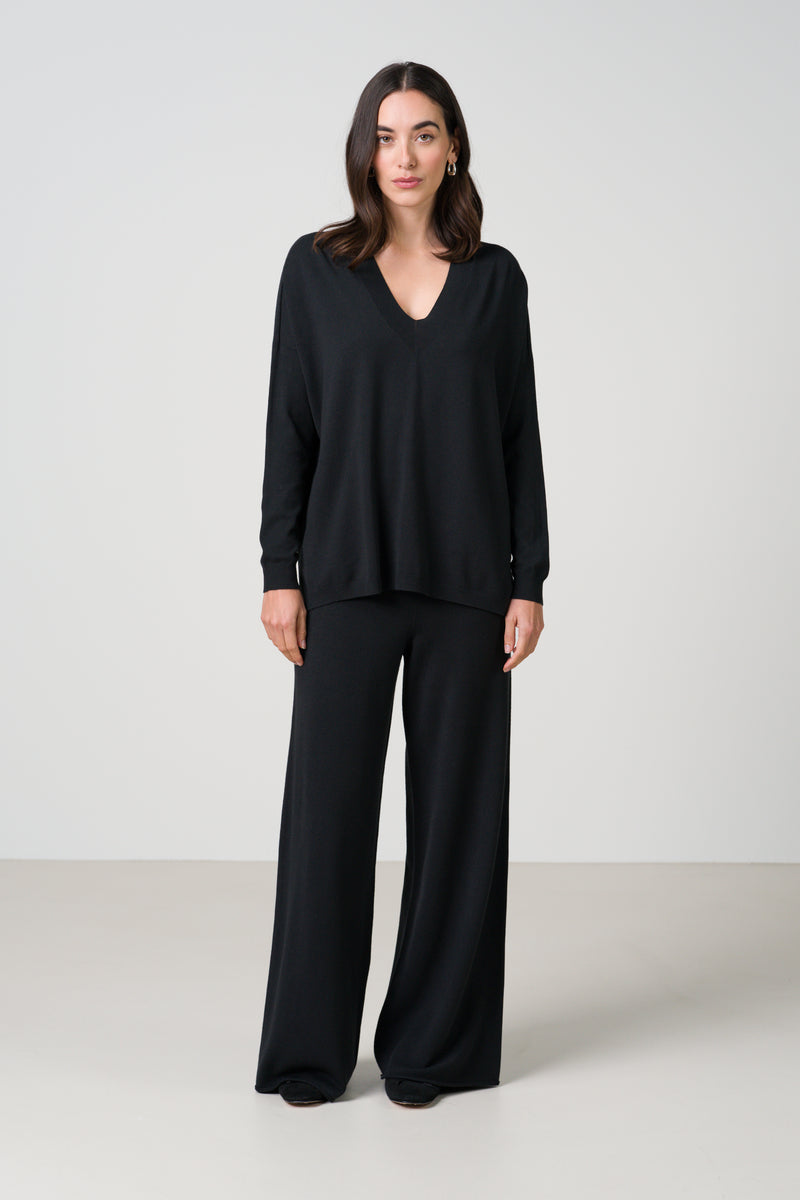 Layla V Neck Sweater | Black | Fine Knit
