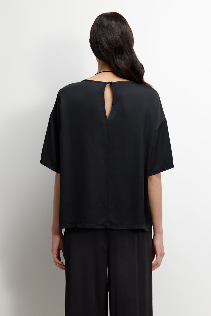 Shae Back Slit Satin Top | Black