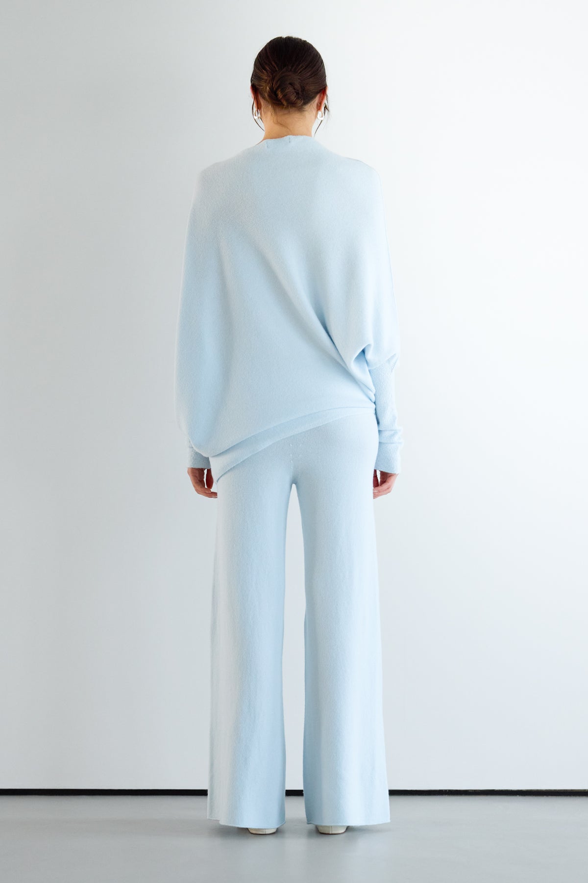 mmm.✨️ JOSEMOON ASYMMETRY DRAPE KNIT Asymmetric Draped | Glacier | Seamless Knit – JAKI